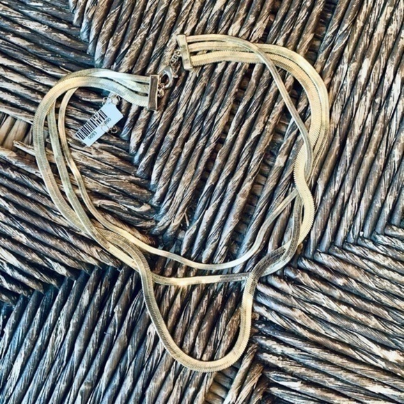 ✨💛 Gold Tone Three Tier Snake Chain ✨💛 - Picture 4 of 8